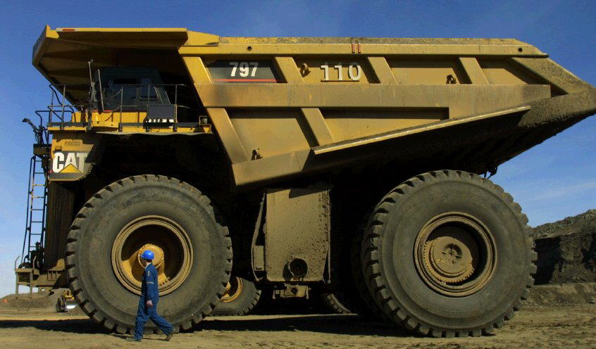 CAT 797 Haul Truck